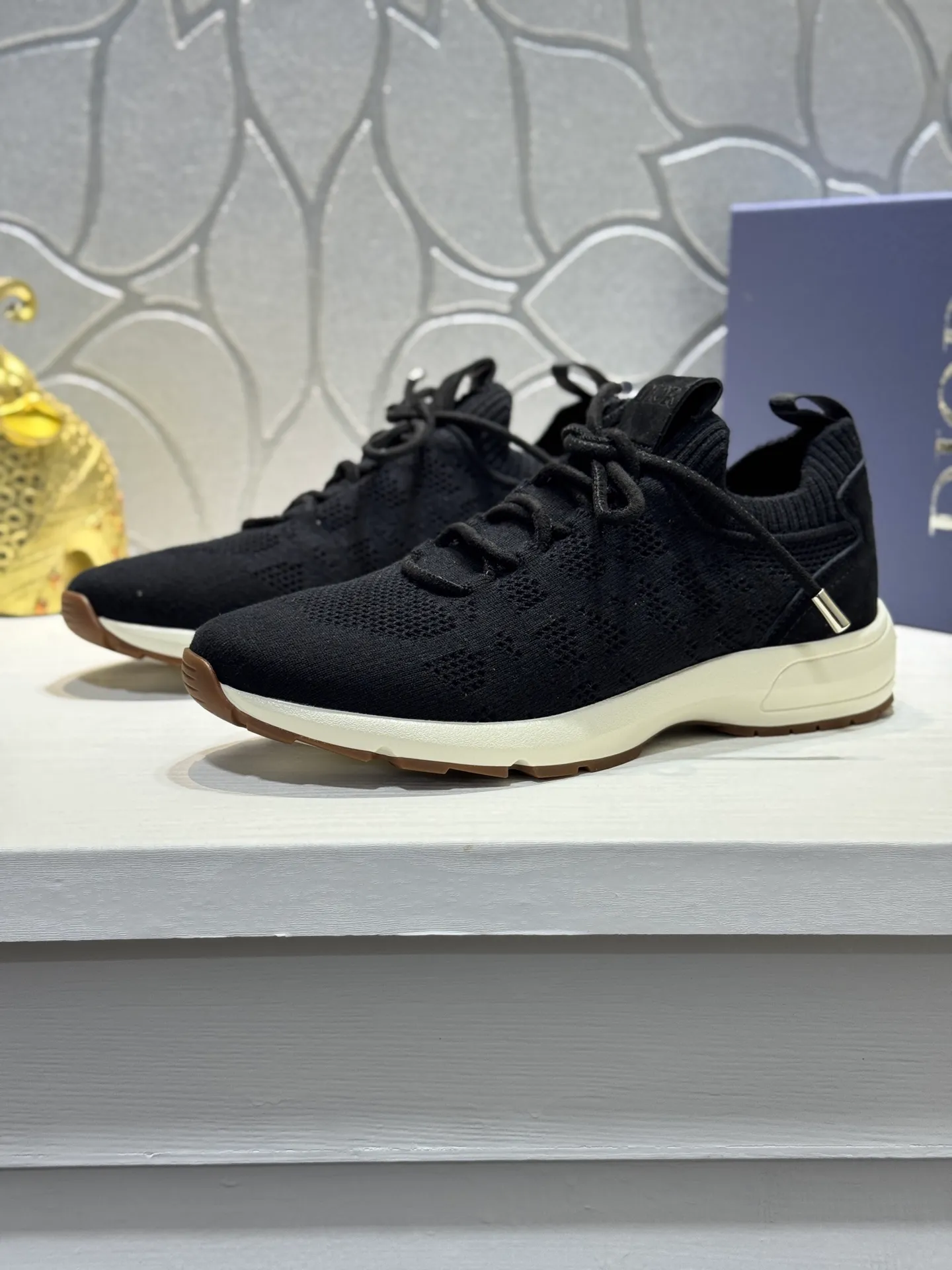 Men's shoes💰400【New style】🎠🎠Dior🔍Top purchasing agent🇮🇹 Di The new super-popular sneakers from the popular sneakers are synchronized with the new counters. The uppers are made of flying woven fabrics, and the logo logo on the tongue is perfectly reproduced with complex craftsmanship that is a must-have for fashionistas. The soles: the original soles are specially provided by the original factory, and the exclusive molded soles are super comfortable. The original factory orders, 🔍🔍multiple colors are available, you can go in and out of the counter at will, welcome to compare, a must-have for fashionable men. Code number: 38-44 (45 customized